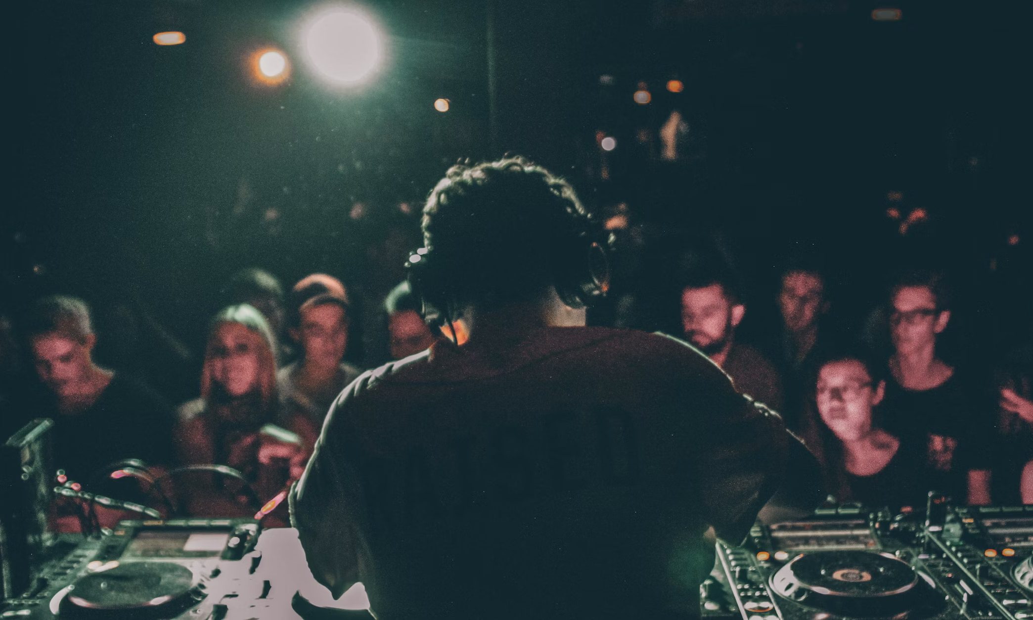 cropped-dj.jpg